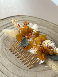 Peigne fleuri