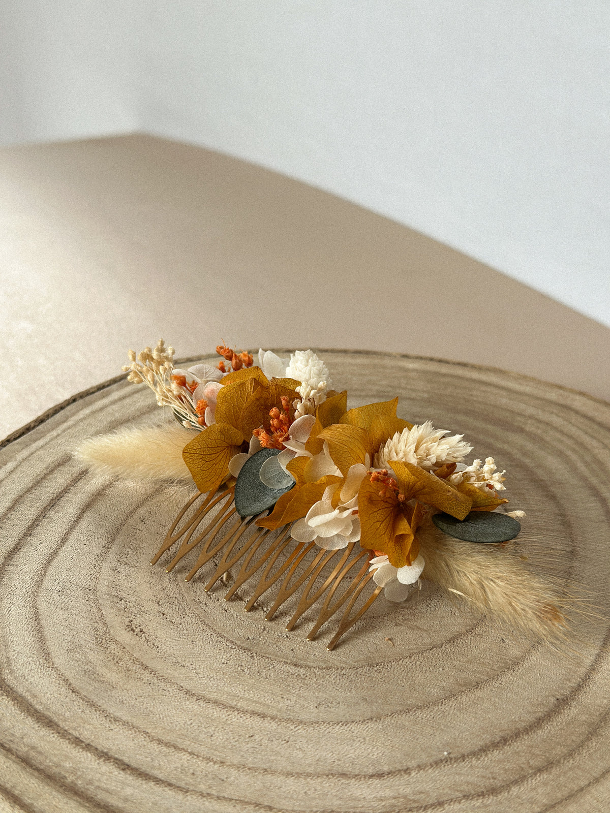 Peigne fleuri