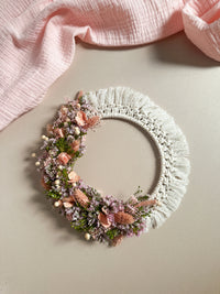 Couronne murale avec du macramé